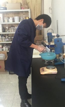 Kanthi nimbang komponen diazo